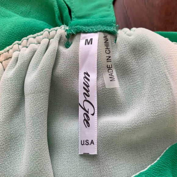 Umgee Green Layered Top with Keyhole and Bow Back - Picture 2 of 6